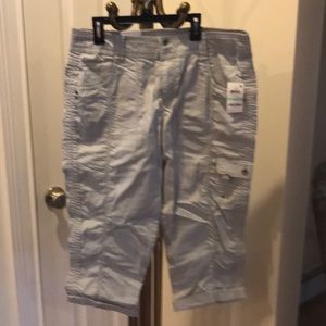 Capri mid rise cotton pants